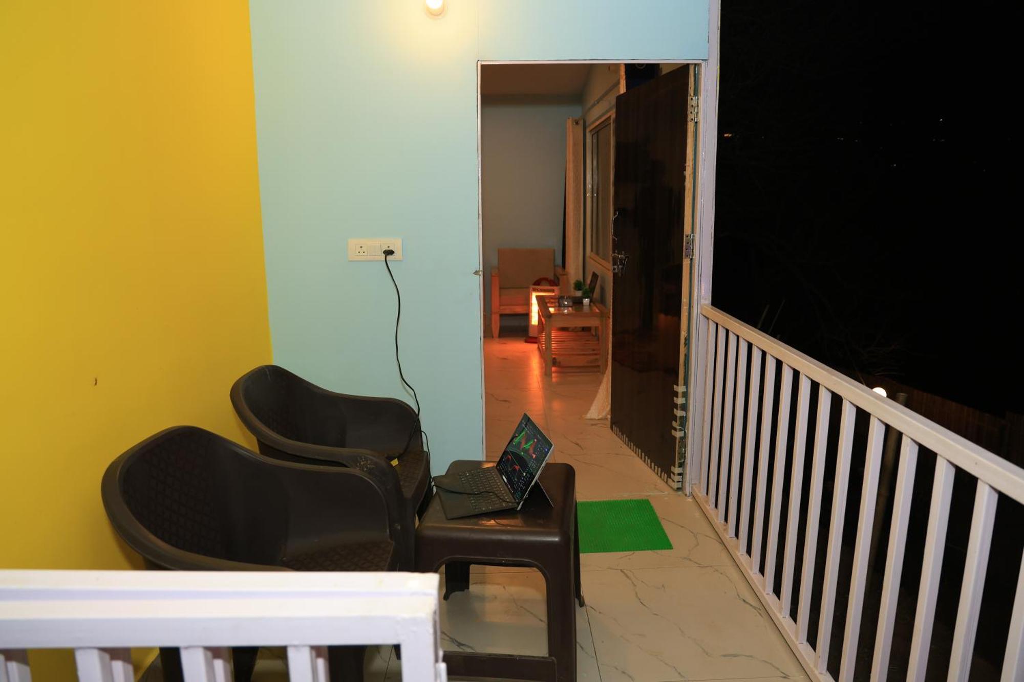 The Pahadi Nest Mukteshwar Hotel Exterior photo
